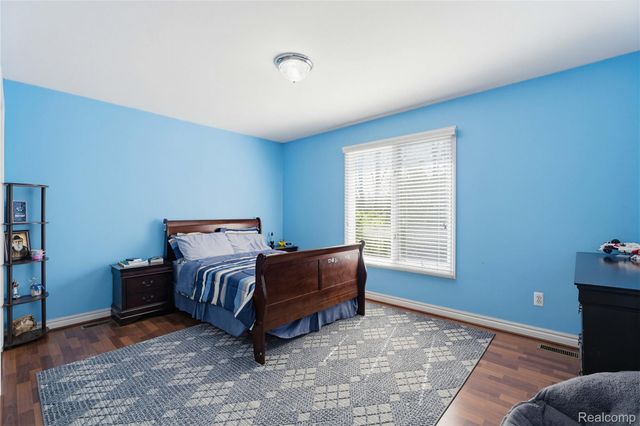 5173 Serena Drive, Troy, MI 48098