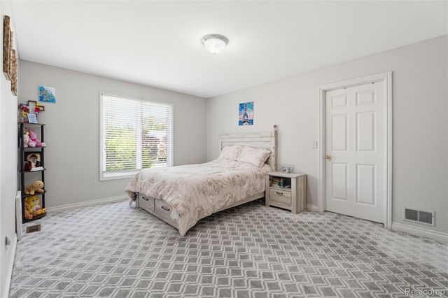 5173 Serena Drive, Troy, MI 48098