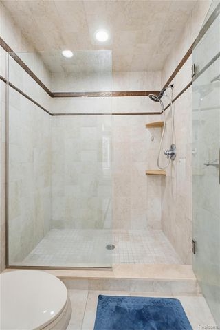 5173 Serena Drive, Troy, MI 48098