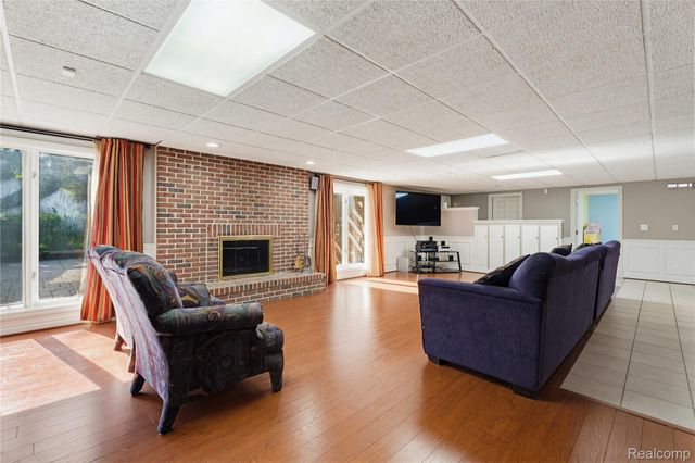 5173 Serena Drive, Troy, MI 48098