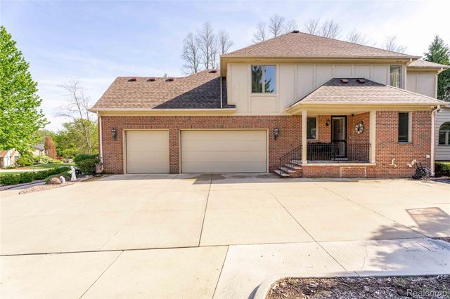 5173 Serena Drive, Troy, MI 48098