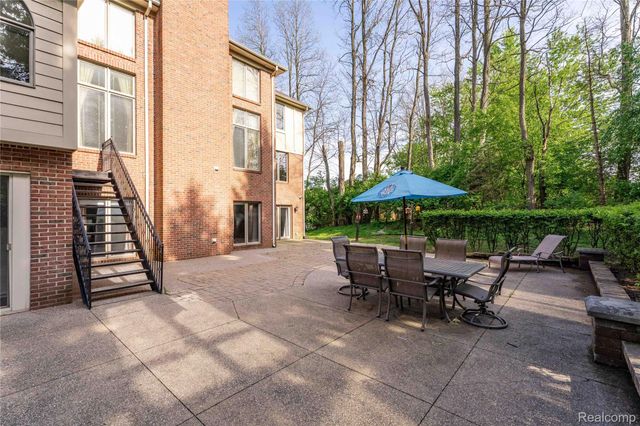 5173 Serena Drive, Troy, MI 48098