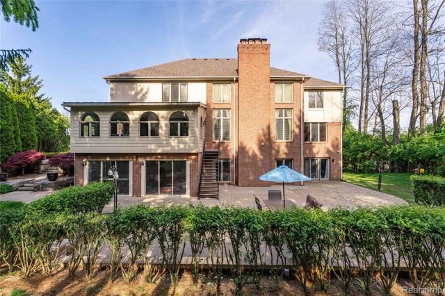 5173 Serena Drive, Troy, MI 48098