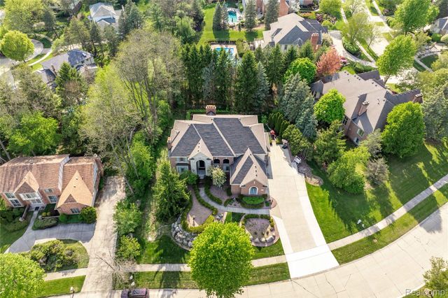 5173 Serena Drive, Troy, MI 48098