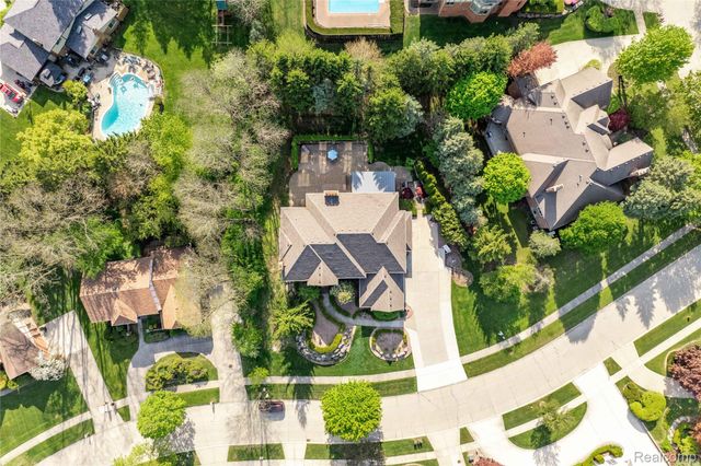 5173 Serena Drive, Troy, MI 48098