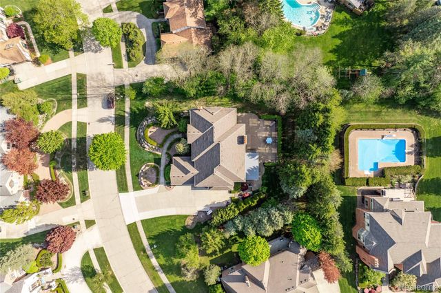 5173 Serena Drive, Troy, MI 48098