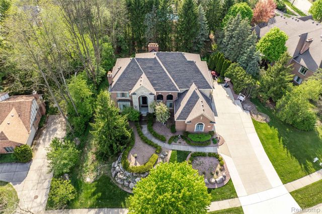 5173 Serena Drive, Troy, MI 48098