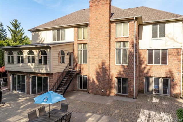 5173 Serena Drive, Troy, MI 48098