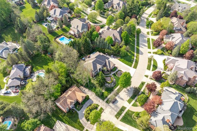 5173 Serena Drive, Troy, MI 48098