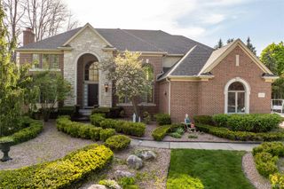5173 Serena Drive, Troy, MI 48098