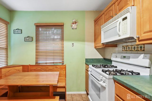 2104 Bayhead Drive, Sayreville, NJ 08859