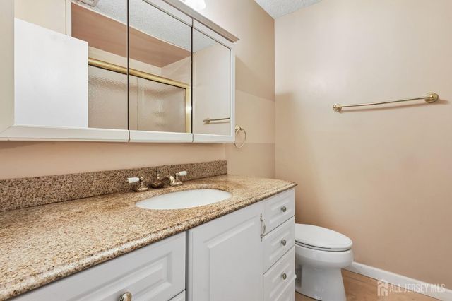 2104 Bayhead Drive, Sayreville, NJ 08859