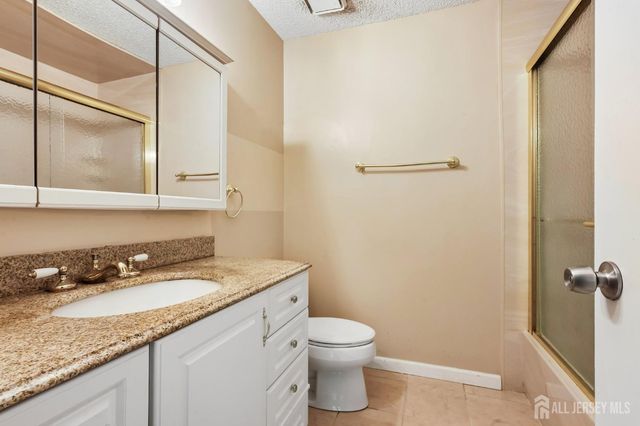 2104 Bayhead Drive, Sayreville, NJ 08859