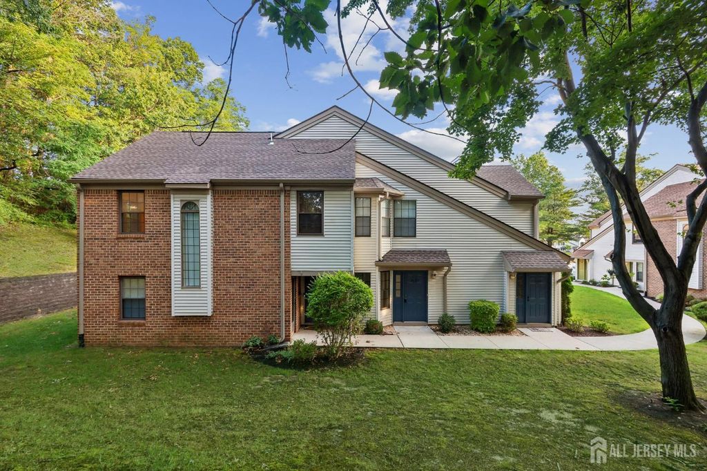 2104 Bayhead Drive, Sayreville, NJ 08859