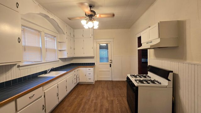 1221 Emerald Avenue, Chicago Heights, IL 60411