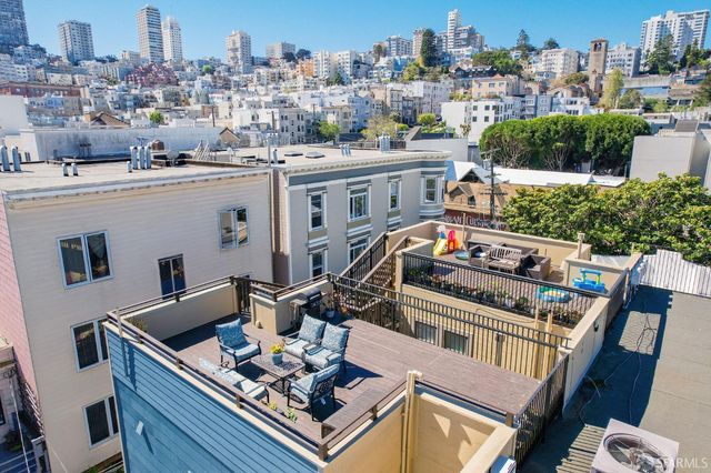 585 Francisco Street, San Francisco, CA 94133
