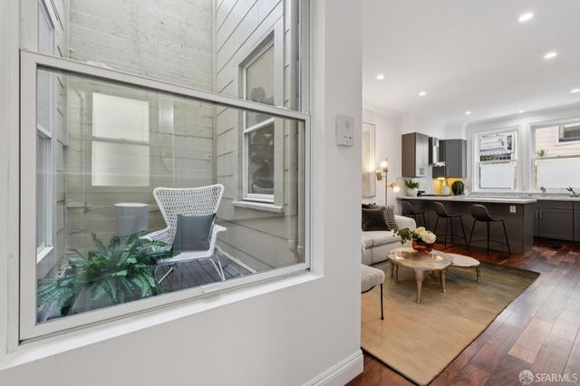 585 Francisco Street, San Francisco, CA 94133