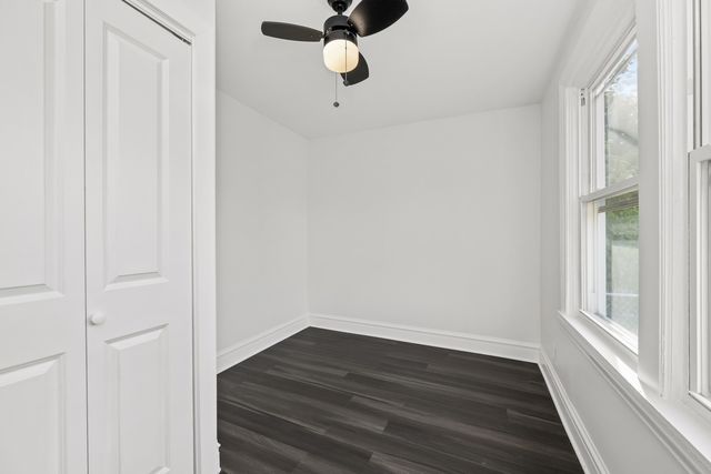 7832 S Paxton Avenue, Chicago, IL 60649