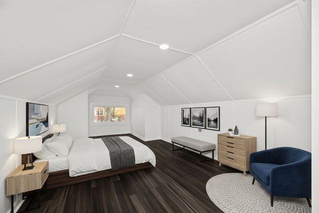 7832 S Paxton Avenue, Chicago, IL 60649