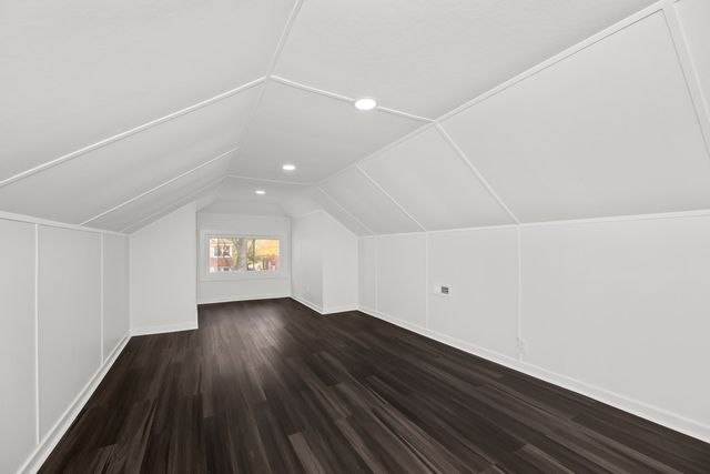 7832 S Paxton Avenue, Chicago, IL 60649