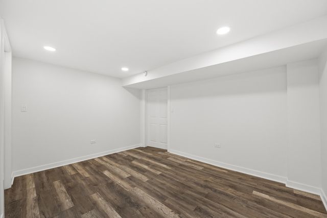 7832 S Paxton Avenue, Chicago, IL 60649