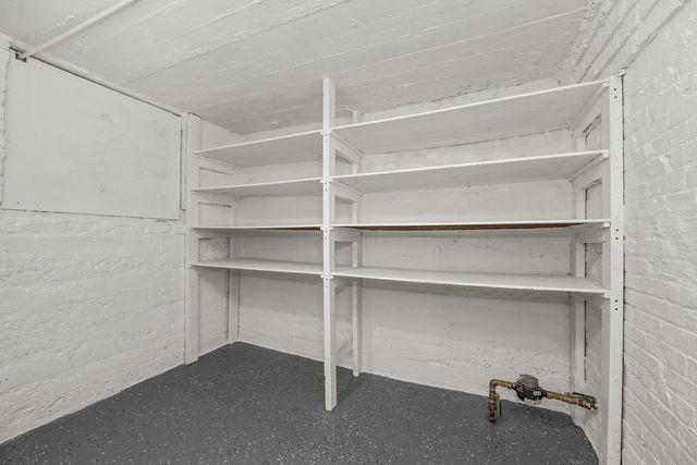 7832 S Paxton Avenue, Chicago, IL 60649