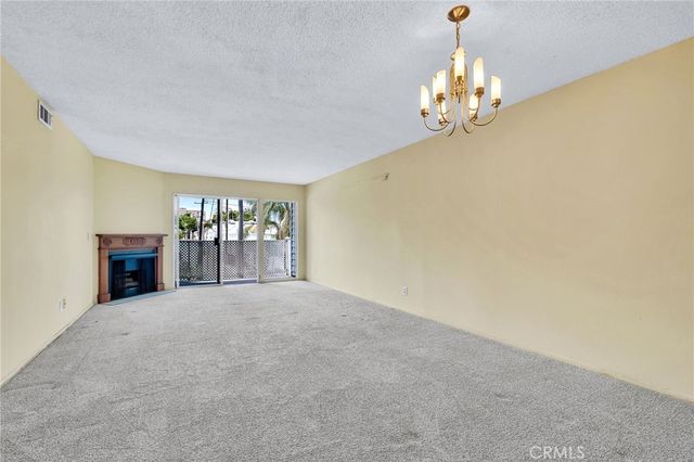 955 E 3rd 202, Long Beach, CA 90802