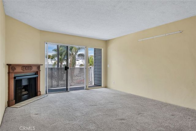 955 E 3rd 202, Long Beach, CA 90802