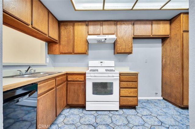 955 E 3rd 202, Long Beach, CA 90802