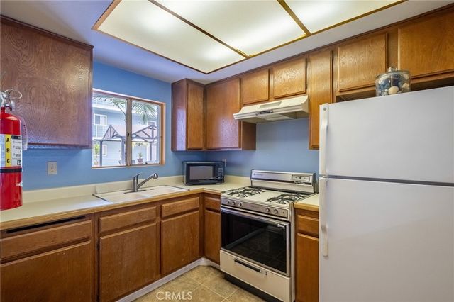 955 E 3rd 202, Long Beach, CA 90802