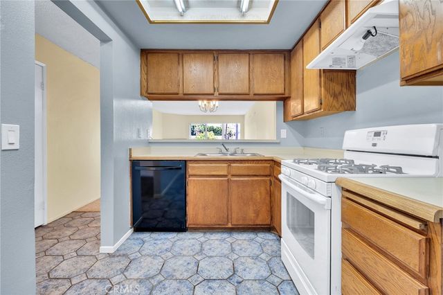 955 E 3rd 202, Long Beach, CA 90802