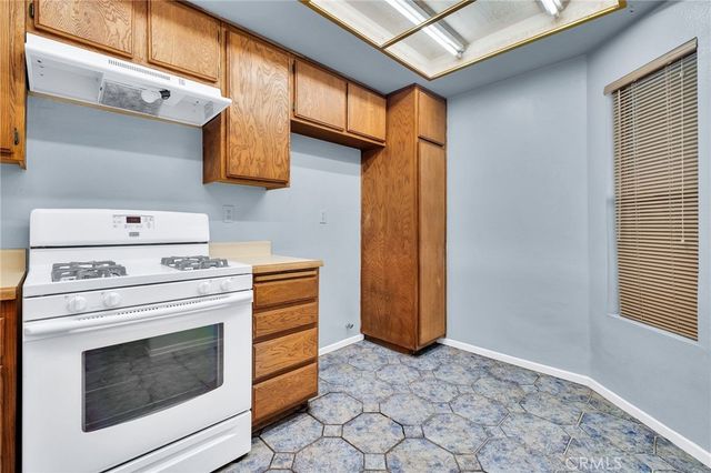 955 E 3rd 202, Long Beach, CA 90802