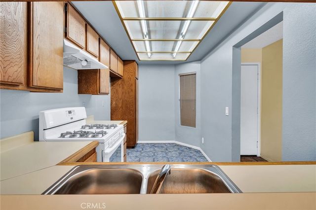 955 E 3rd 202, Long Beach, CA 90802