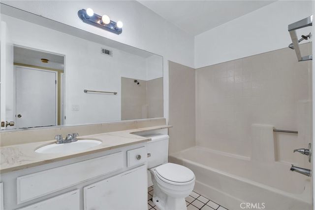 955 E 3rd 202, Long Beach, CA 90802