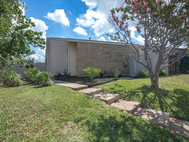 2163 Villa Place A, Carrollton, TX 75006
