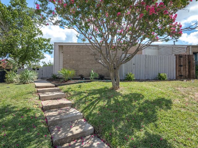2163 Villa Place A, Carrollton, TX 75006
