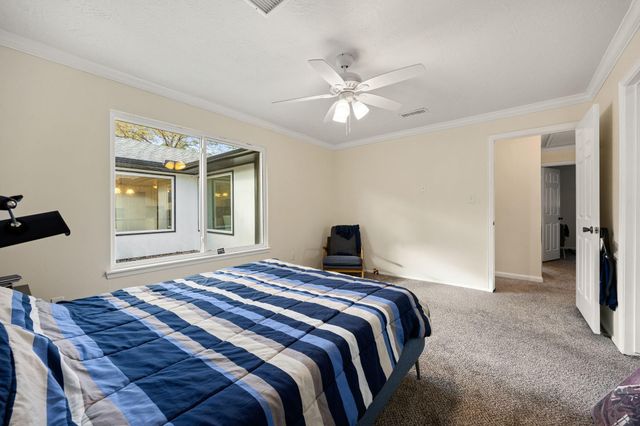 5715 Walnutgate Drive, Spring, TX 77373