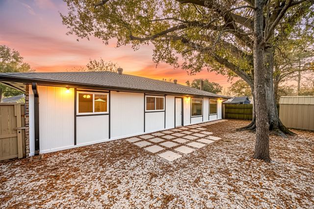 5715 Walnutgate Drive, Spring, TX 77373