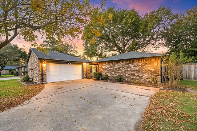 5715 Walnutgate Drive, Spring, TX 77373