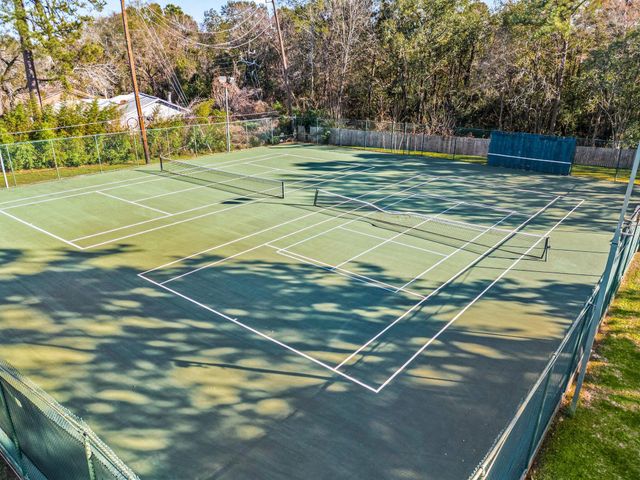 5715 Walnutgate Drive, Spring, TX 77373