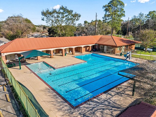 5715 Walnutgate Drive, Spring, TX 77373