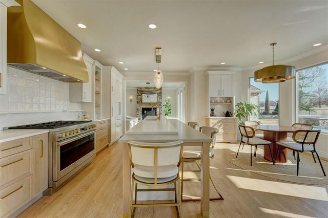 332 Heritage Boulevard, Edmond, OK 73025