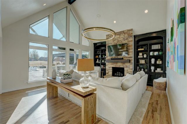 332 Heritage Boulevard, Edmond, OK 73025