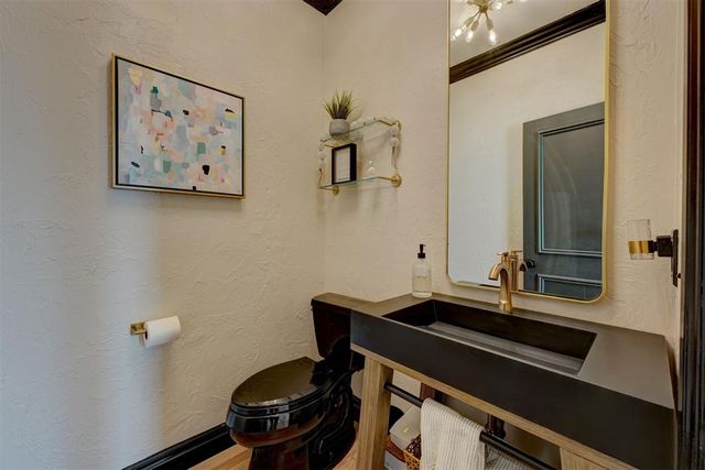 332 Heritage Boulevard, Edmond, OK 73025