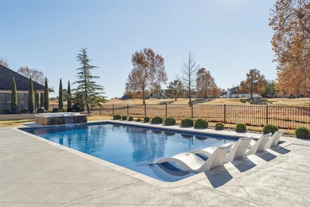 332 Heritage Boulevard, Edmond, OK 73025