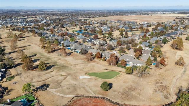 332 Heritage Boulevard, Edmond, OK 73025