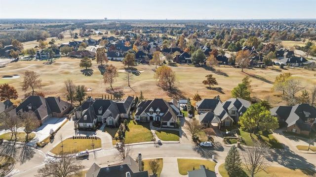 332 Heritage Boulevard, Edmond, OK 73025