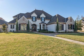 332 Heritage Boulevard, Edmond, OK 73025