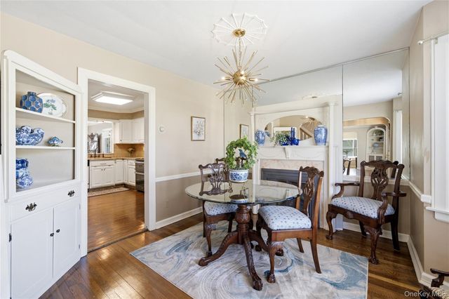 93 S Bay Avenue, Brightwaters, NY 11718