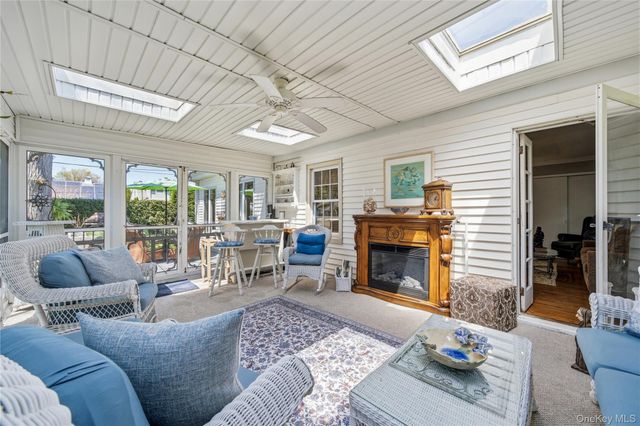 93 S Bay Avenue, Brightwaters, NY 11718